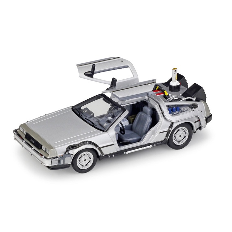 1:24 DeLorean Time Machine 2